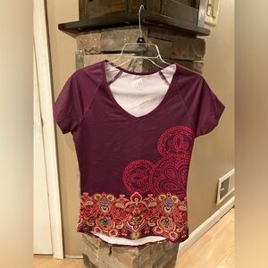 Woman’s WDW athletic shirt large